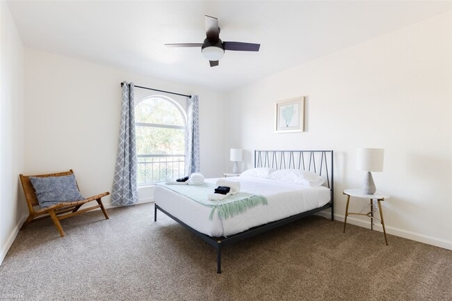 Building Photo - 3 br, 2 bath Duplex - 14263 North Fountain...