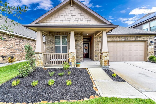 Building Photo - 24622 Royal Pike Dr