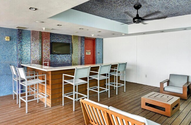 Building Photo - 500 Brickell Ave