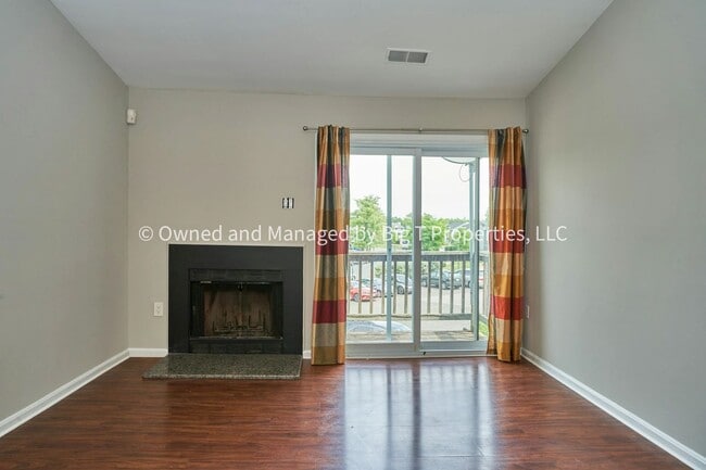 Building Photo - 1bd/1ba in Cluster of Woodlawn Alexandria