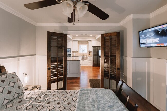 Building Photo - 1906 Almand Dr