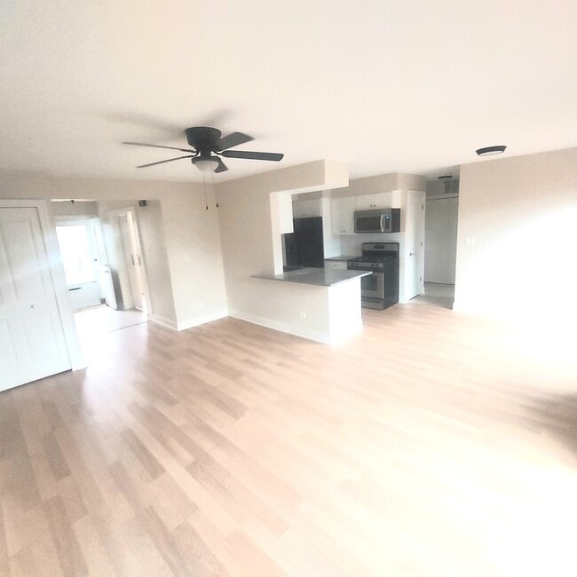 Building Photo - 617 Yale Ln