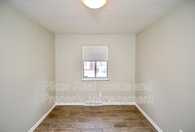 Building Photo - 593 Baldwin Rd