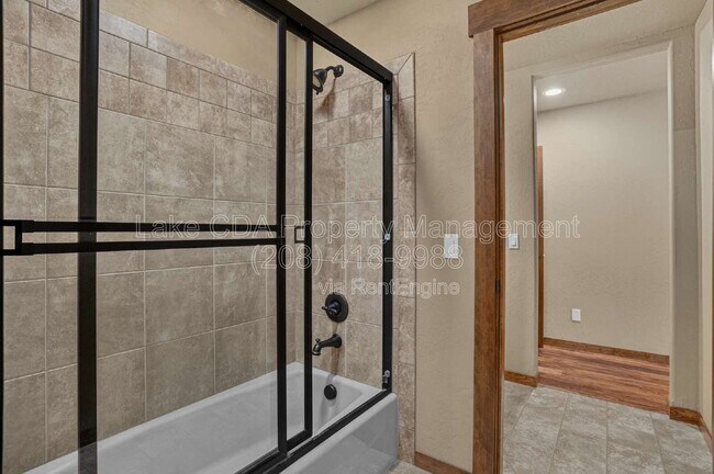Building Photo - 8668 N Stable Trace Ct