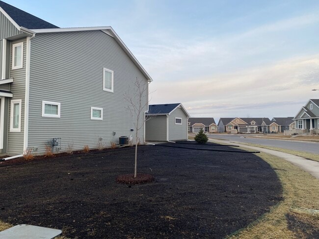 Building Photo - 604 Sugar Maple Ln