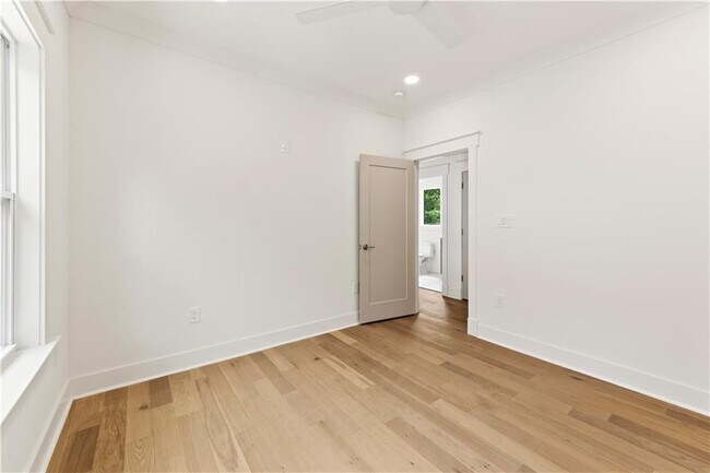 Building Photo - 205 Whitefoord Ave NE