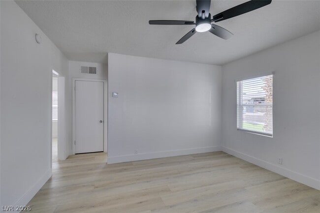 Building Photo - 254 W Basic Rd