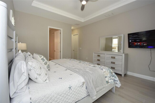 Building Photo - 13 Elder Dr