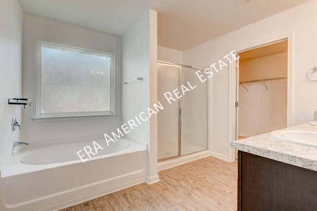 Building Photo - 4907 Kensington Ln