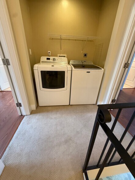 Washer & Dryer - 4955 Del Monte Ave