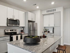 Building Photo - Hot Offer! 8 Weeks Free + $1,000 GC
