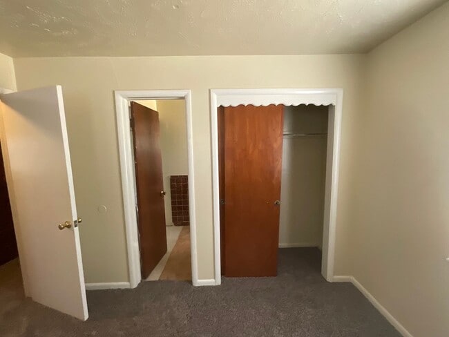 Building Photo - 3 Bed, 2 Bath, 1 Car Garage