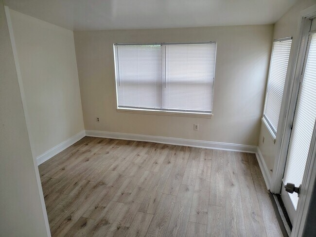 Building Photo - 4609 18th Ave S