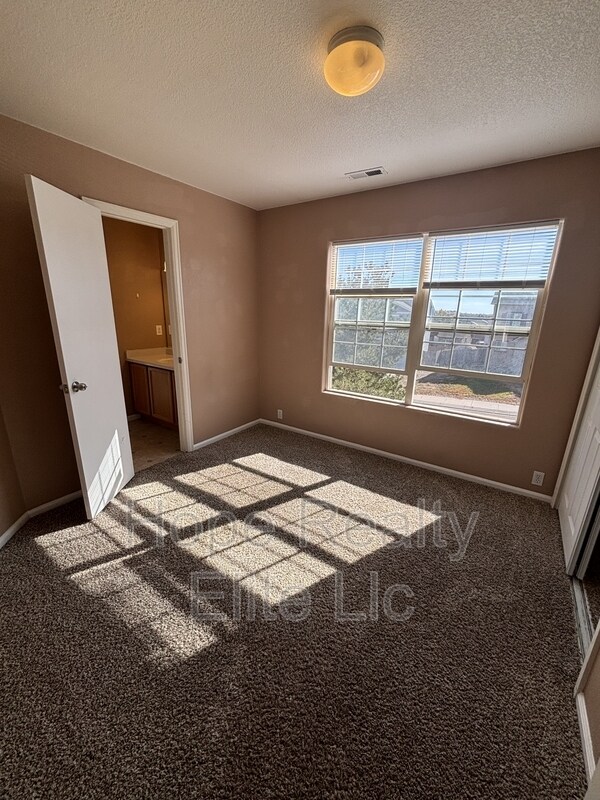 Building Photo - 7640 Fiona Ln