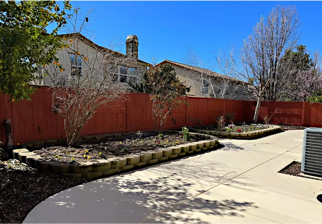 Building Photo - 2174 Red Setter Rd