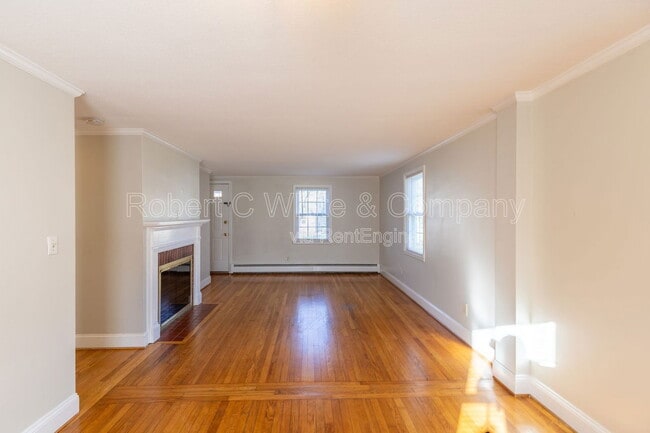 Building Photo - 33 Mills Ln