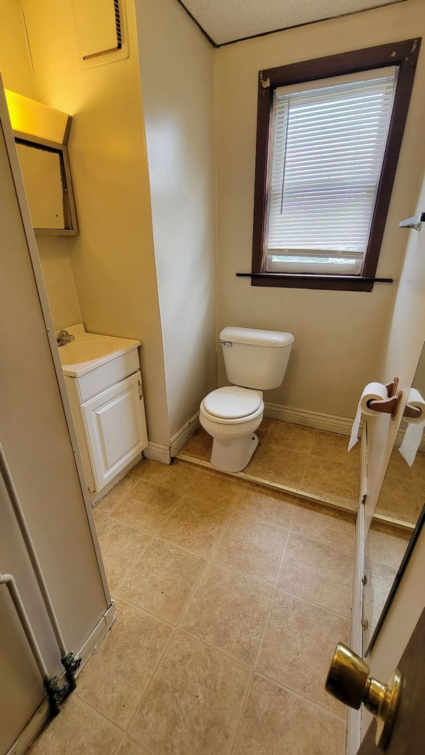 Building Photo - 516 Adaline Avenue