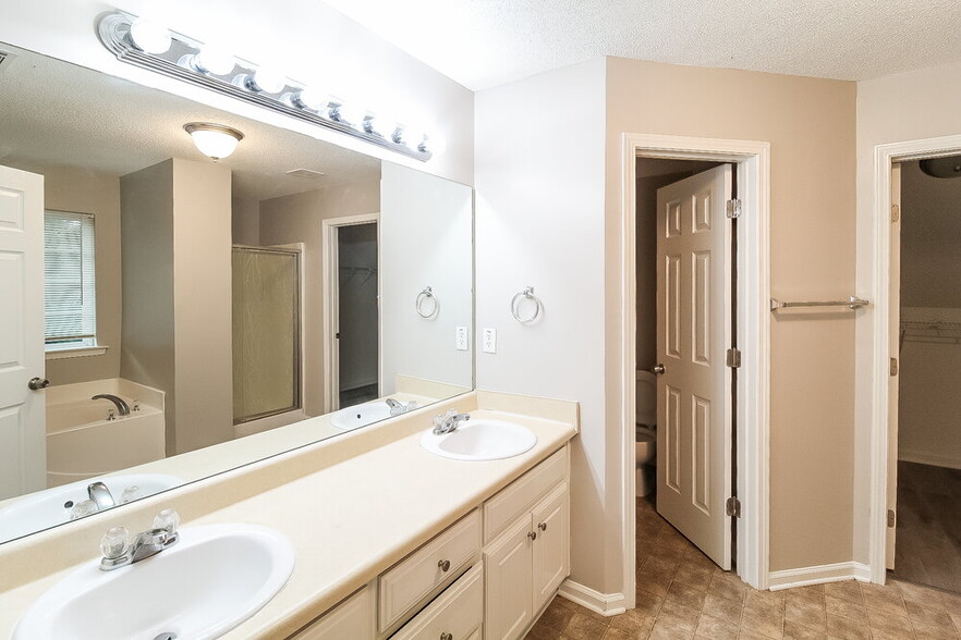 Building Photo - 10947 Hondal Ct