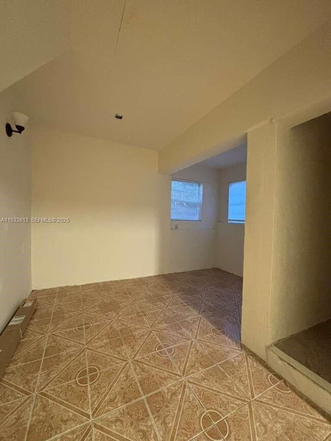 Building Photo - 561 NW 113th St