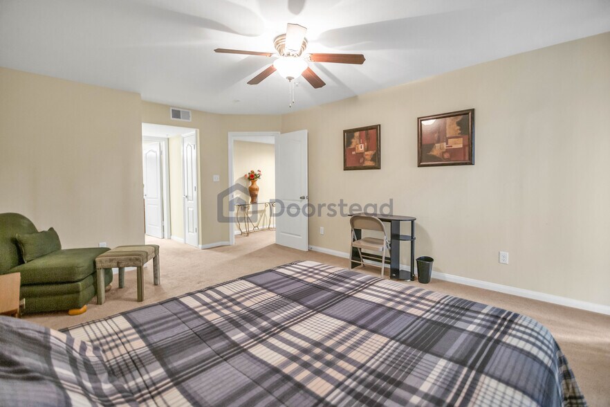 Building Photo - 8415 Hearth Dr