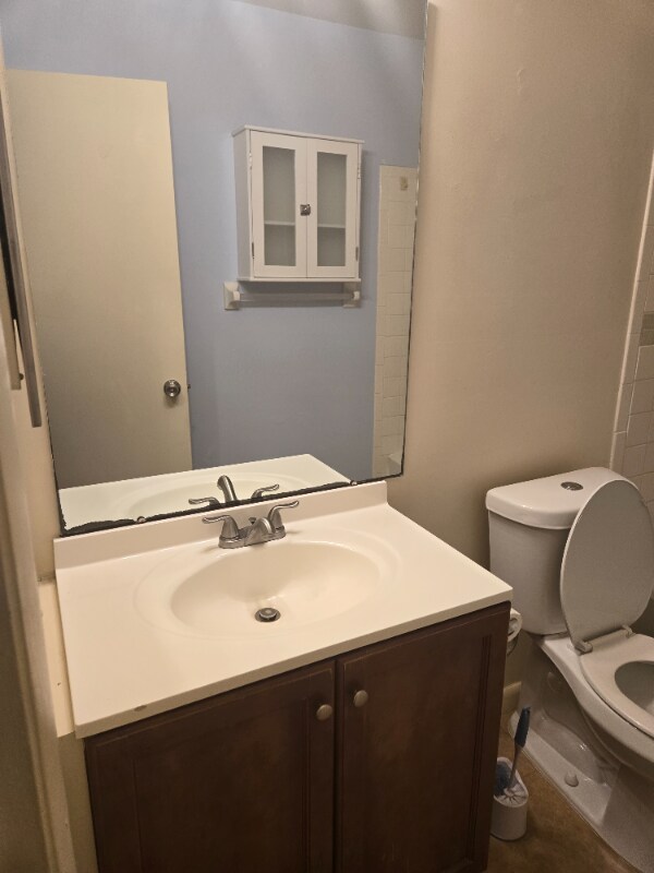 Building Photo - 6833 Myrtlewood Rd