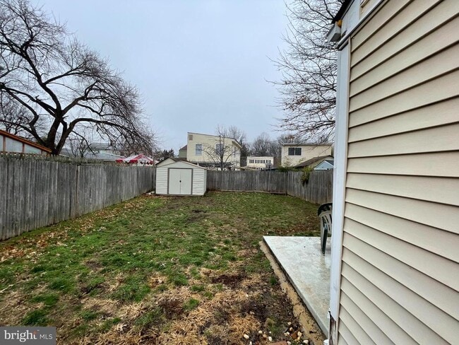 Building Photo - 5617 7th Pl S