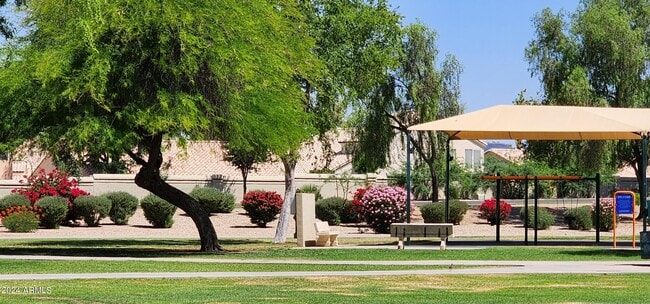 Building Photo - 10945 W Poinsettia Dr