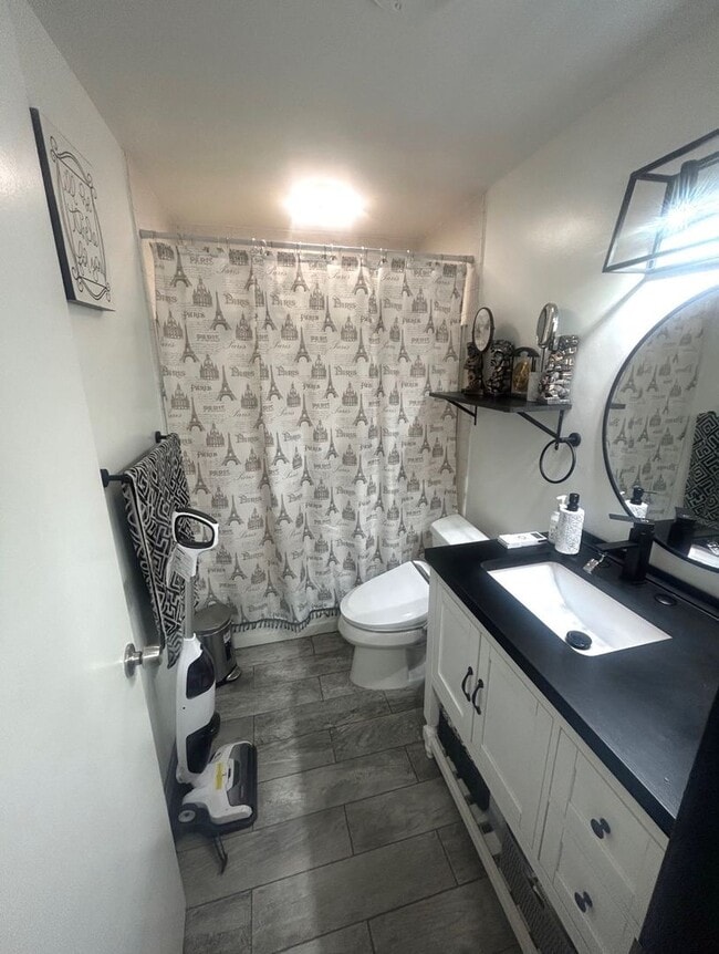 Building Photo - 2 Bed / 2 Bath Unit with Yard & Parking – El Cajon