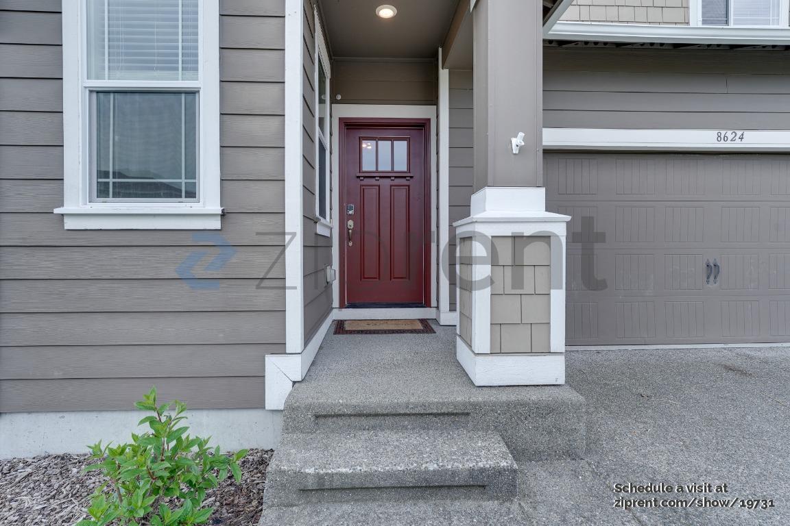 Building Photo - 8624 Adonis Ave NE