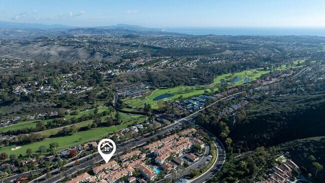 Building Photo - 30902 Club House Dr