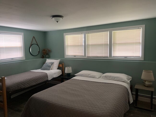 Building Photo - 9 Smith Ave