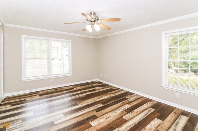 Building Photo - 260 Austin Dr