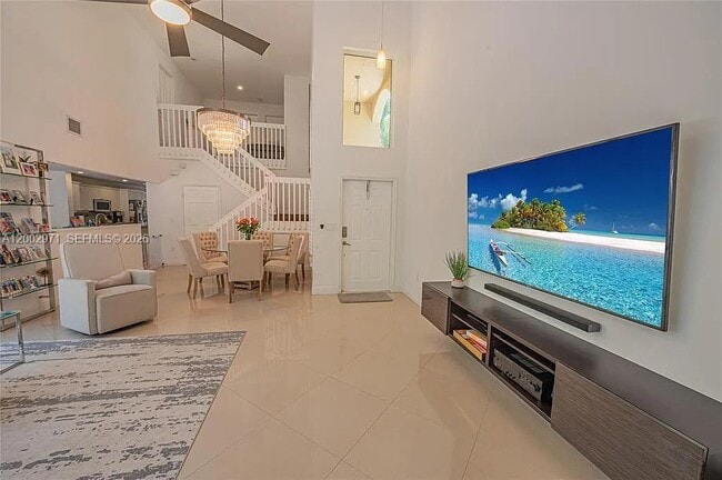 Building Photo - 1135 W Lake St