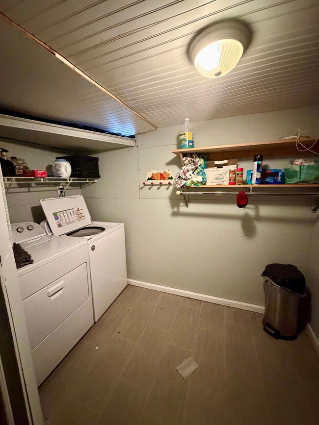 Building Photo - 34 E Liberty St