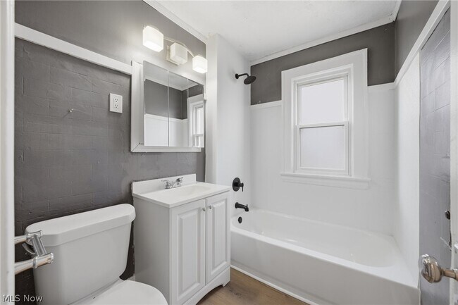 Building Photo - 2058 Wascana Ave