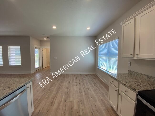 Building Photo - 3398 Southwind Dr