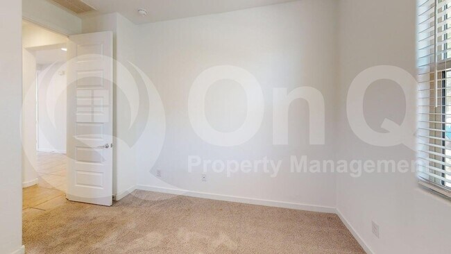 Building Photo - 9131 W Glenrosa Ave