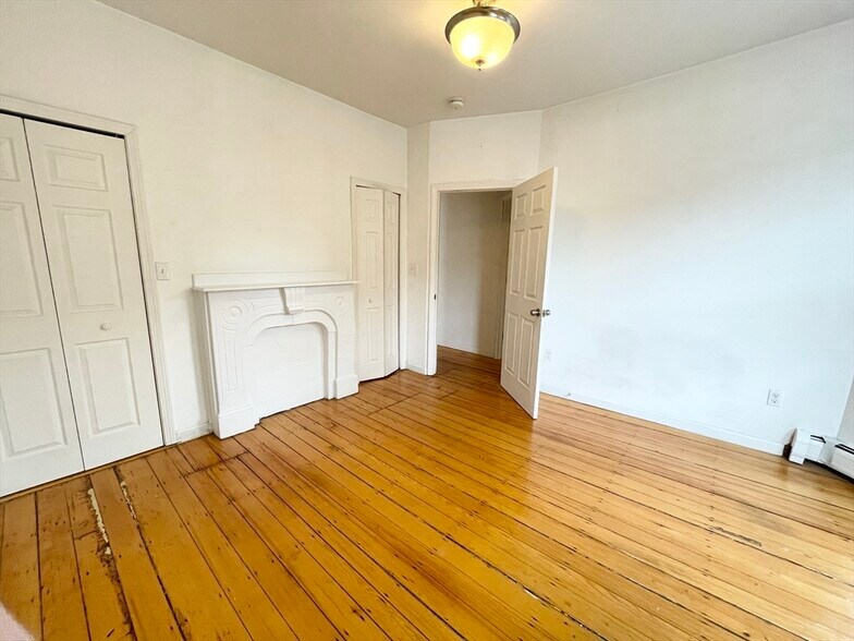 Building Photo - 52 Delle Ave