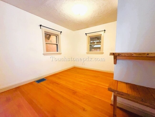 Building Photo - 2BD | 1BA Single Family Home in Woodlawn N...