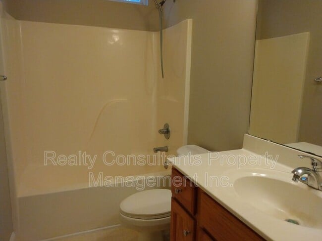 Building Photo - 7106 Holly Glen Ct