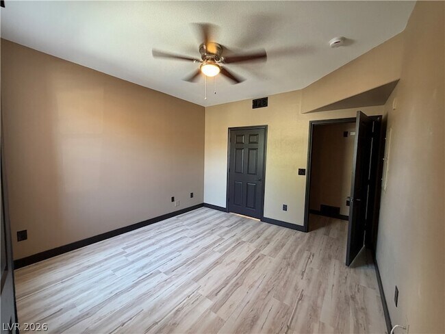 Building Photo - 8000 W Badura Ave