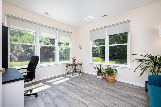 Building Photo - 8120 Autumn Woods Trl