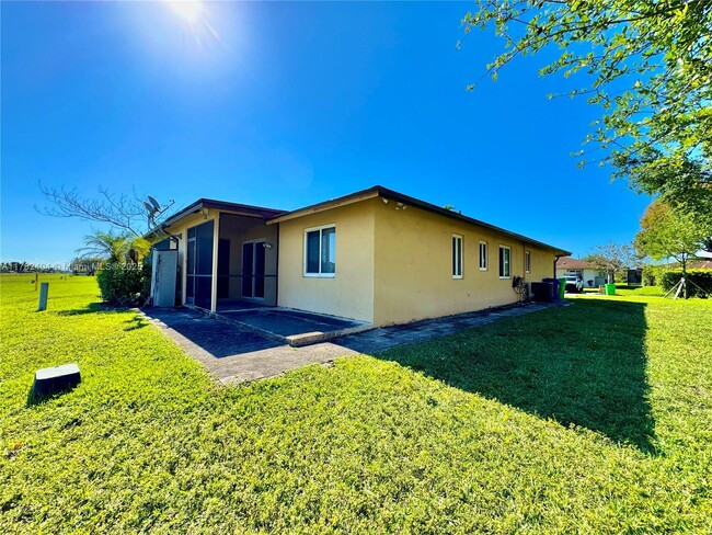 Building Photo - 10991 NW 30th Pl