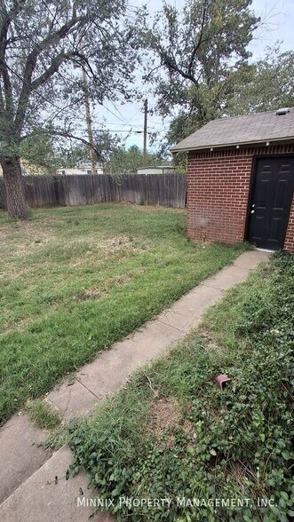 Building Photo - 1014 S Milam St