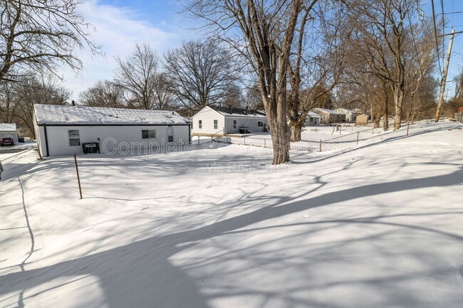 Building Photo - 9722 Lorna Ln