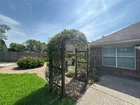 Building Photo - 11411 Oak Lake Vista Ct
