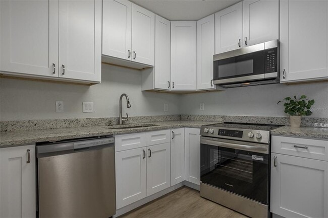 Building Photo - 711 Bayshore Dr