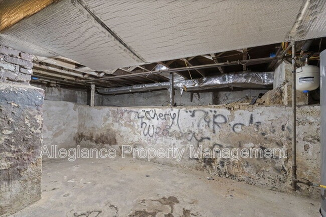 Building Photo - 1506 B Mt Vernon Ave