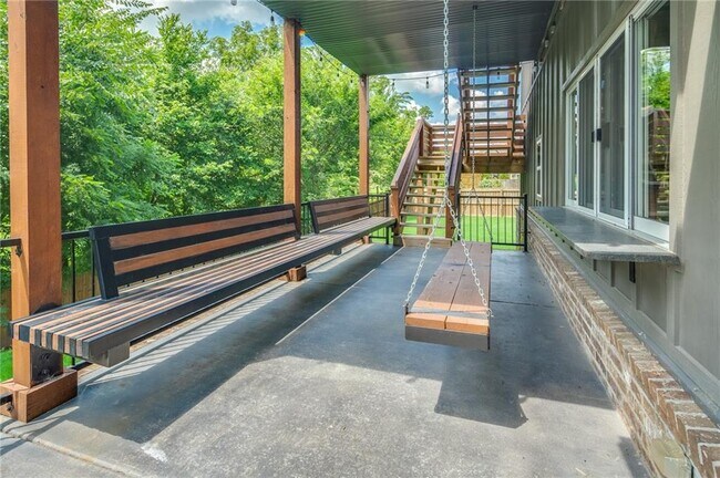 Building Photo - 612 S 58th Ct