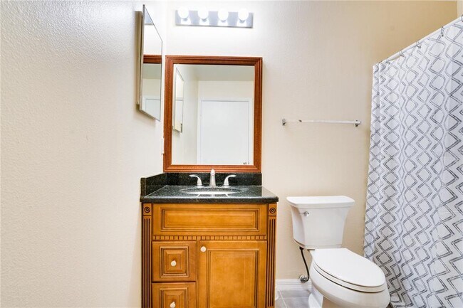 Building Photo - 2053 Dixie Belle Dr